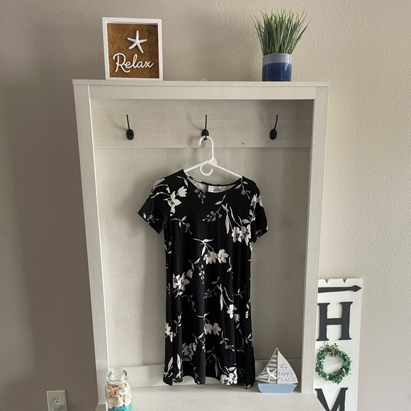 🖤🤍Old Navy Floral Dress 🖤🤍 - Picture 4 of 5